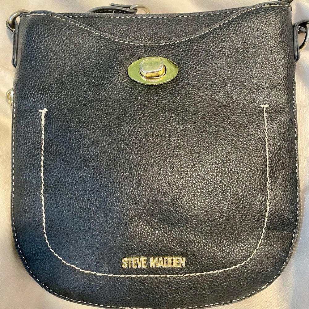 *EUC* Steve Madden Crossbody Bag - Black - SM Logo - Leather - 9.5” x 9” x 2.5” - Picture 12 of 14
